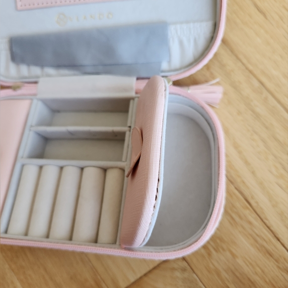 Vlando pink travel jewelry organizer - Picture 2 of 4